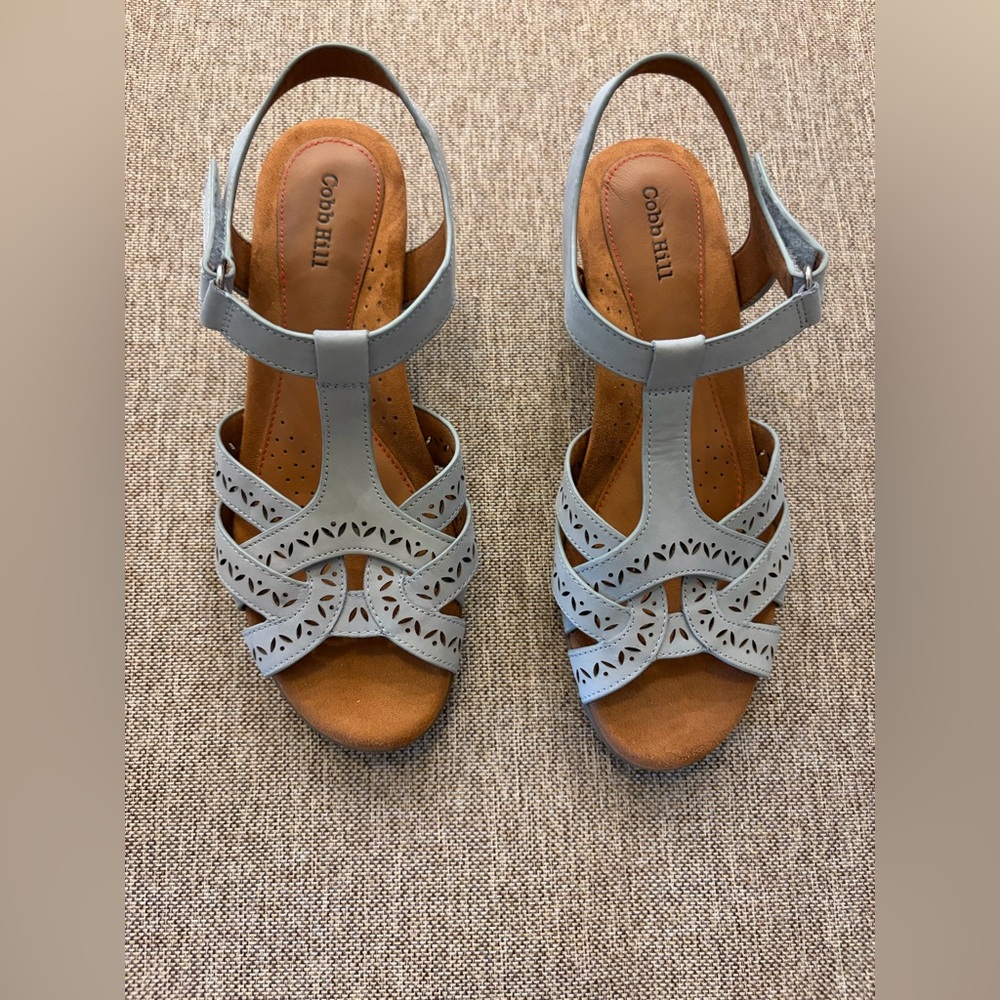 Cobb Hill Chlorna Sandals Size 9 Light Blue Nubuck T-Strap